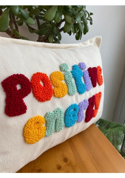 Positive Energy Punch Işlemeli Pamuklu Kumaş Kırlent Kılıfı - Punch Işlemeli Yastık Kılıfı modelleri