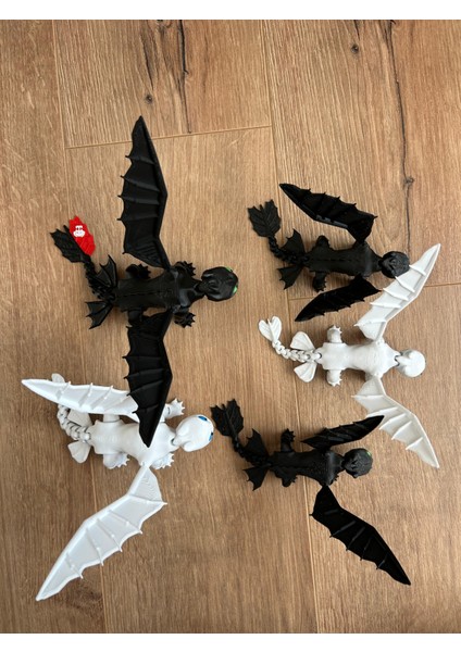 Ejderhanı Nasıl Eğitirsin - Dişsiz & Işığın Öfkesi + 3 Adet Yavru Aile Seti 5 Adet Hareketli Ejderha Toothless