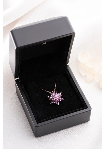 Çekmeceli Kutuda Rose Lotus Çiçeği Kolye