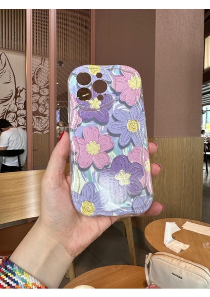 Çiçek Desenli Mor Pembe Renkli Kıvrımlı iPhone 15 Pro Max Telefon Kılıfı