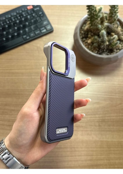 iPhone 15 Pro Standlı Karbon Kılıf SOOCASE624