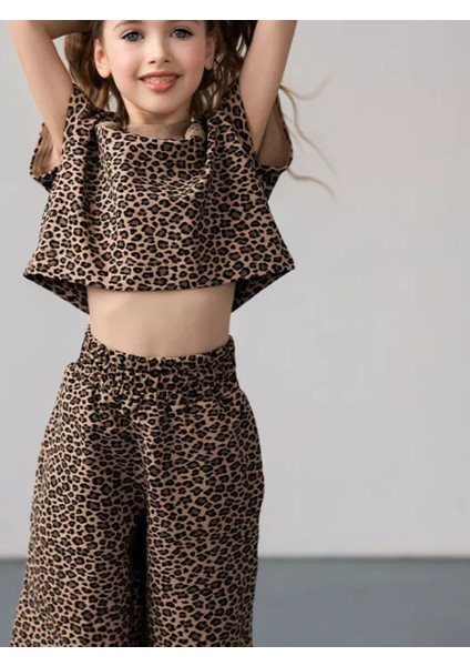 Kız Çocuk Pamuklu Kahverengi Leopar Desenli Takım - Kısa Kollu T-Shirt ve Bol Paça Pantolon