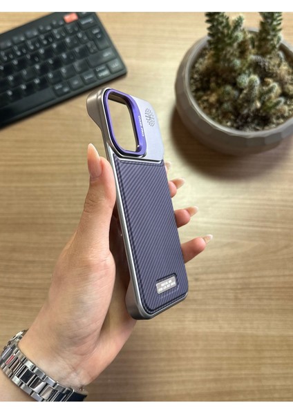iPhone 16 Pro Standlı Karbon Kılıf SOOCASE624