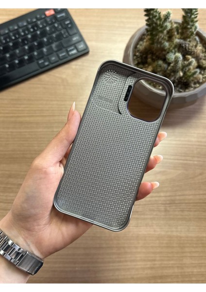 iPhone 16 Pro Standlı Karbon Kılıf SOOCASE624