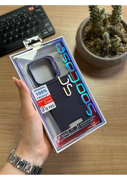 iPhone 16 Pro Standlı Karbon Kılıf SOOCASE624