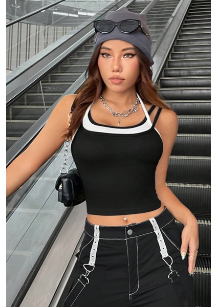 Kadın Beyaz Siyah Çift Renk Çapraz Askılı Crop Top Bluz
