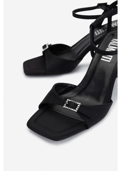 Kadın Vegan Siyah Saten Topuklu Ayakkabı 932 4671 Bn Ayk Y25 Sıyah Saten modelleri