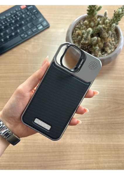 iPhone 13/14 Standlı Karbon Kılıf SOOCASE624