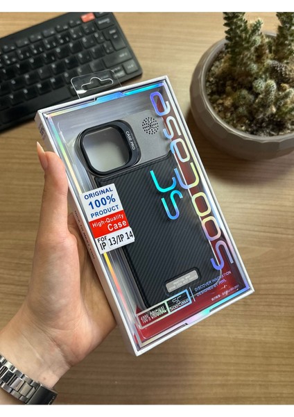 iPhone 13/14 Standlı Karbon Kılıf SOOCASE624