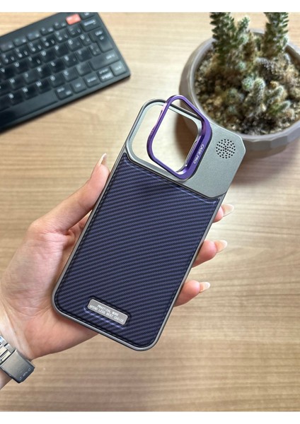 iPhone 15 Pro Max Standlı Karbon Kılıf SOOCASE624