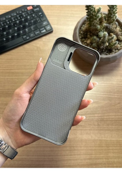 iPhone 15 Pro Max Standlı Karbon Kılıf SOOCASE624