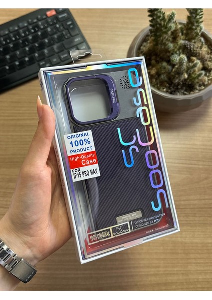 iPhone 15 Pro Max Standlı Karbon Kılıf SOOCASE624