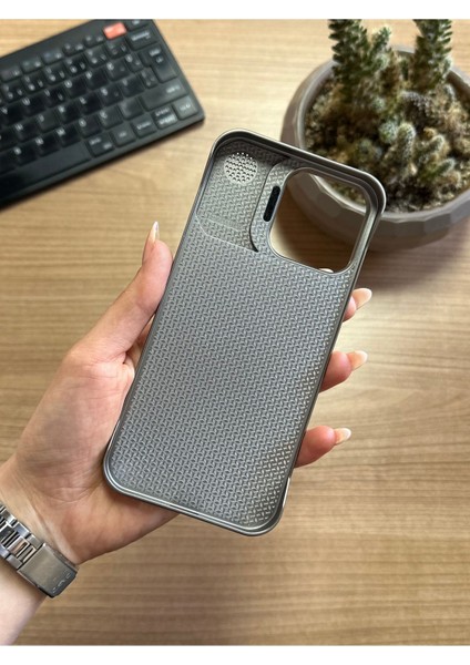 iPhone 16 Pro Max Standlı Karbon Kılıf SOOCASE624