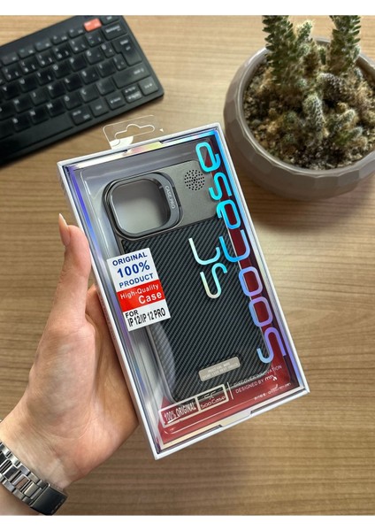iPhone 12/12 Pro Standlı Karbon Kılıf SOOCASE624