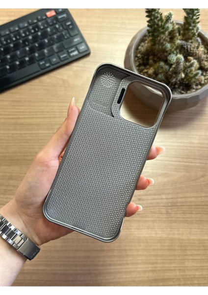 iPhone 16 Pro Max Standlı Karbon Kılıf SOOCASE624