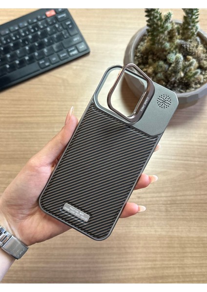 iPhone 16 Pro Max Standlı Karbon Kılıf SOOCASE624