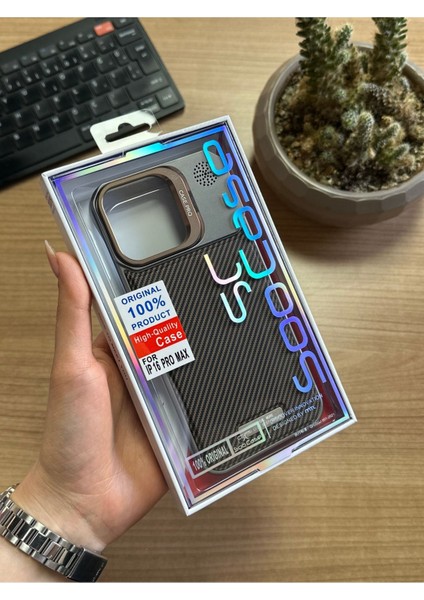 iPhone 16 Pro Max Standlı Karbon Kılıf SOOCASE624