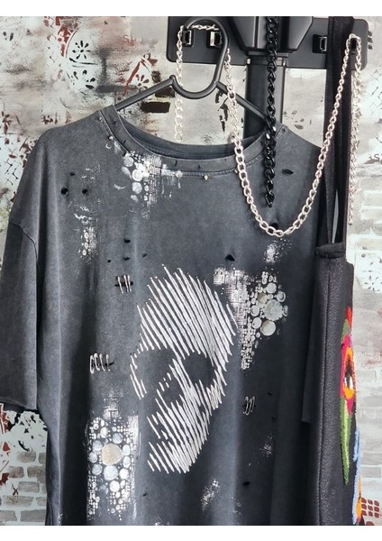 Yıkamalı Soluk Efektli El Boyaması Kurukafa3 Standart Gri T-Shirt