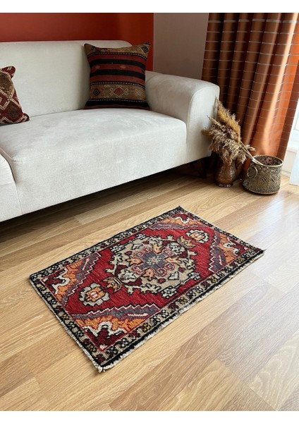 52X83 cm Küçük Boy El Dokuma Ender Nostaljik Kilim Yıkanabilir Kilim