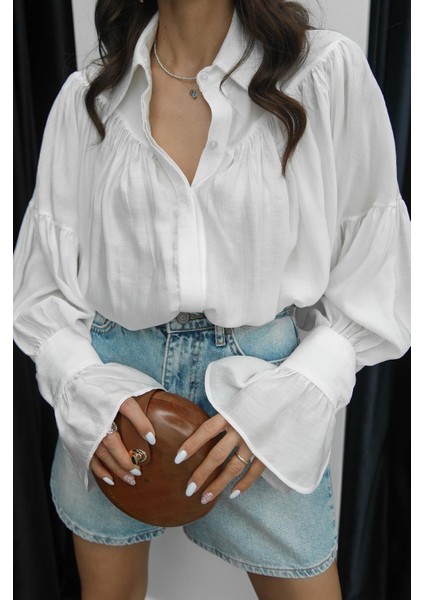 Ekru Büzgü ve Kol Detaylı Gömlek