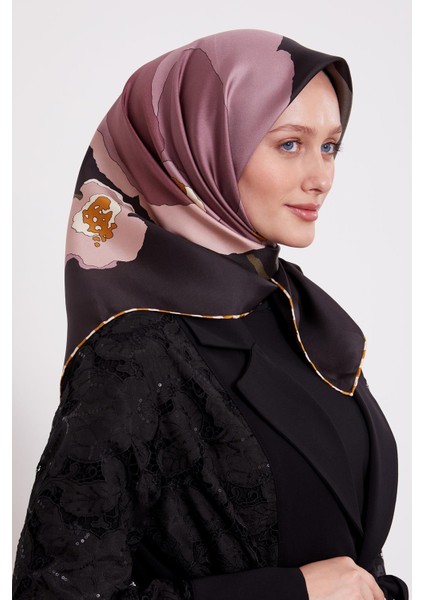 Siyah Çizim Çiçek Desen Twill Ipek Eşarp fiyatları