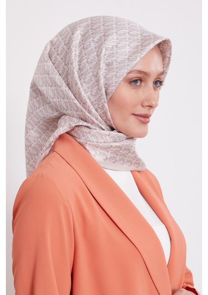 Krem El Yazısı Desen Twill Ipek Eşarp fiyatları