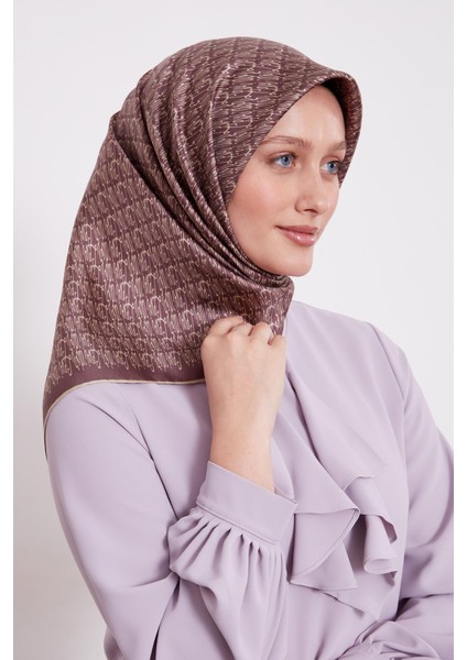 Mürdüm El Yazısı Desen Twill Ipek Eşarp
