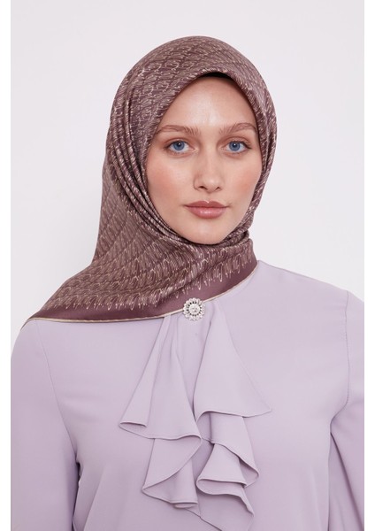 Mürdüm El Yazısı Desen Twill Ipek Eşarp
