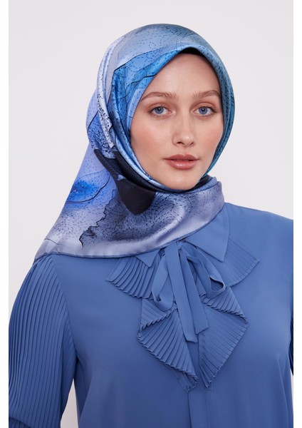 Bebe Mavisi Kesik Çiçek Desen Twill Ipek Eşarp fırsatları