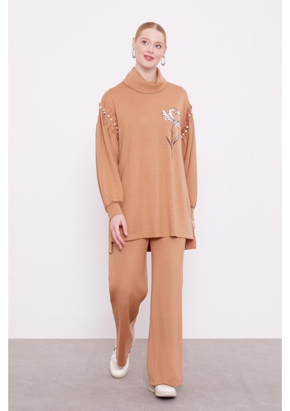 Karamel Inci Kol Detaylı Spor Takım