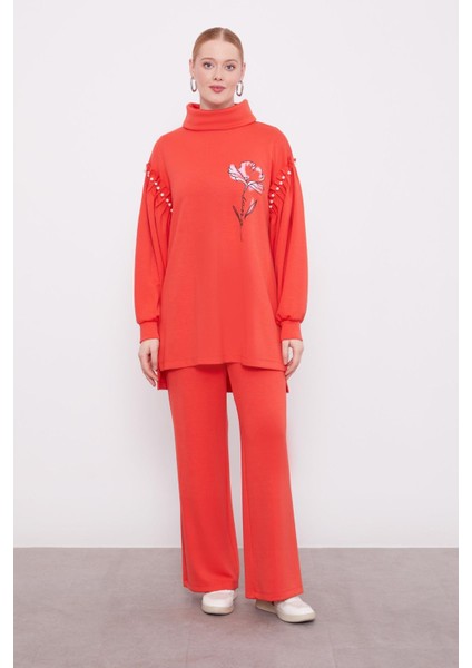 Kırmızı Inci Kol Detaylı Spor Takım