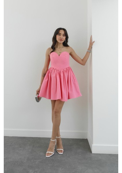 Pembe Kalp Yaka Mini Elbise