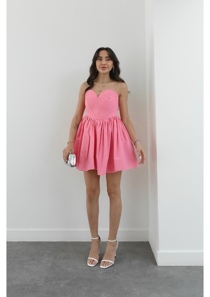 Pembe Kalp Yaka Mini Elbise