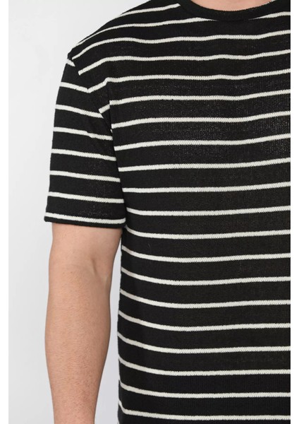 Bisiklet Yaka Çizgi Desenli Erkek Tişört P-00016828 fırsatları
