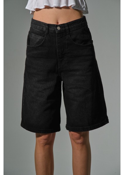 Toka Detaylı Bol Kesim Rahat Baggy Jean Kot Salaş Kadın Bermuda Diz Altı Denim Şort @casoria fırsatları