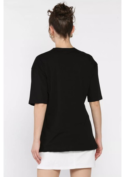 Bisiklet Yaka Ön Baskılı Kadın Tişört P-00017043 modelleri