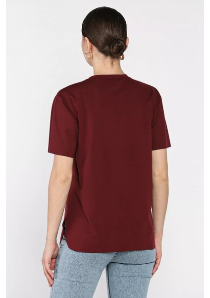 Bisiklet Yaka Yan Yırtmaçlı Kadın Tişört P-00017045