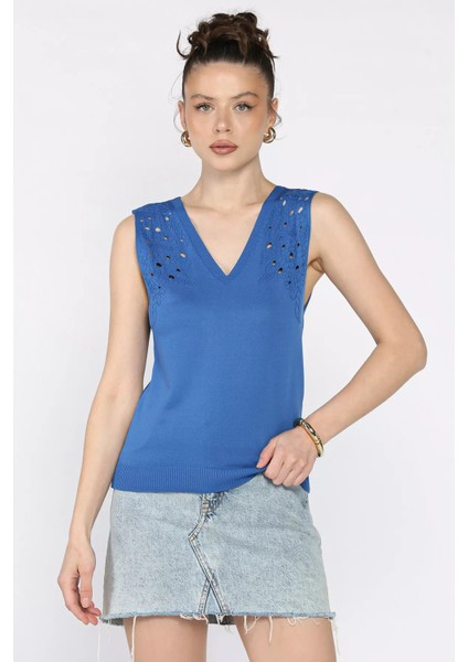 Kadın V Yaka Sıfır Kol Triko Bluz P-00017017