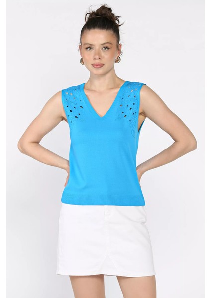 Kadın V Yaka Sıfır Kol Triko Bluz P-00017017