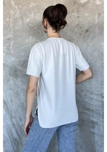 Bisiklet Yaka Yan Yırtmaçlı Kadın Tişört P-00017045 modelleri