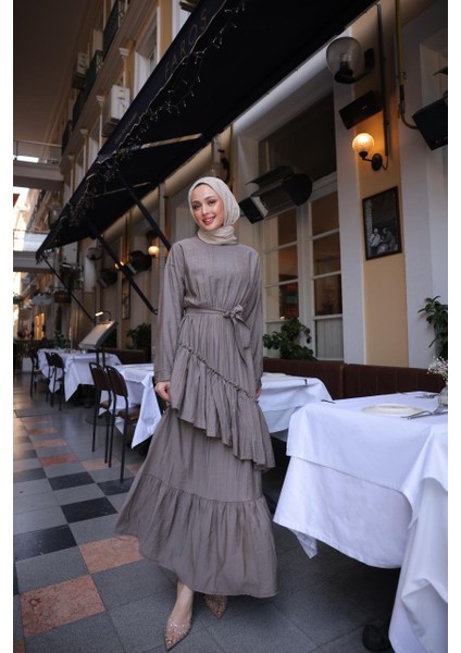 Fırfırlı Çilek Kumaş Elbise