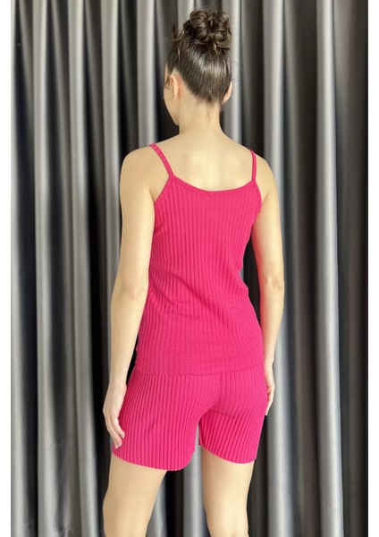 Kadın Kendinden Çizgi Desenli Şortlu Ikili Takım P-00016880 modelleri