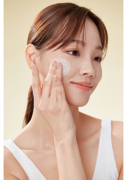 Kore Vegan Gözenek Arındırıcı – Selvi Özlü, Sebum Dengeleyici Yüz Temizleme Jeli | Exosome + Niacinamide + Shea 100ml