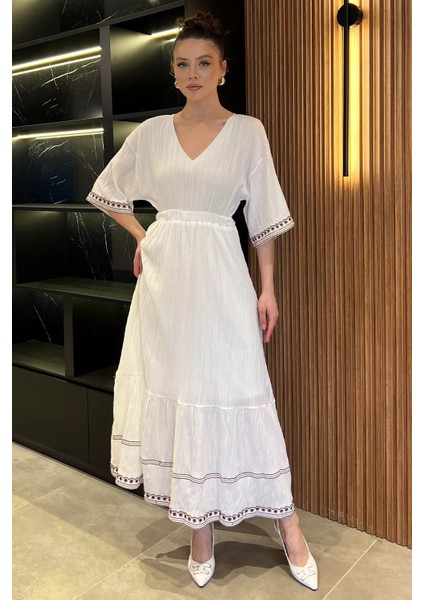 Kadın V Yaka Bel Lastikli Nakış Detaylı Salaş Elbise P-00015521 fiyatları