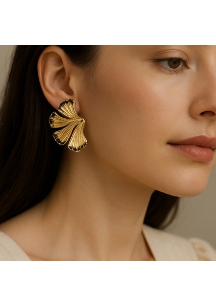 Model: Golden Vein Milena Blake Kadın Paslanmaz Çelik Gold Renk Siyah Uçlu Yaprak Model Küpe