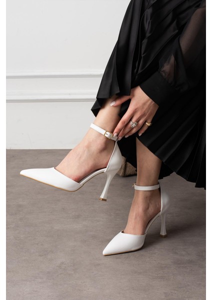 Felka Kadın Topuklu Bilekten Dolamalı Stiletto Beyaz Deri