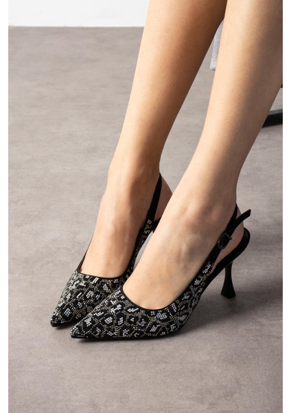 Shoete Swayn Kadın Topuklu Ayakkabı Arkadan Bantlı Desenlı Full Gümüş Taşlı Siyah Saten fiyatları