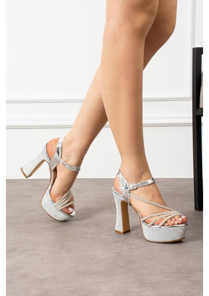 Shoete Raunya Kadın Topuklu Ayakkabı Çapraz Bantlı Bilekten Bağlamalı Taşlı Platformlu Gümüş Simli fiyatları