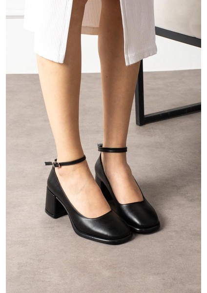 Shoete Sonia Kadın Topuklu Ayakkabı Bilekten Bağlamalı Kalın Topuklu Siyah Deri fiyatları