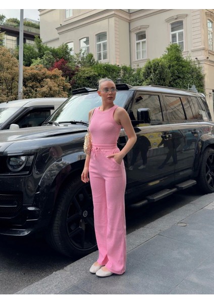 Pembe Renk Atletli Sıfır Yaka Kalın Askılı Boru Paça Pantolonlu Kaşkorse Takım fiyatları